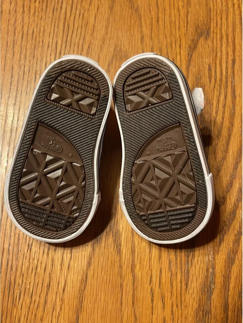 Like NEW Converse Shark theme shoes size 3